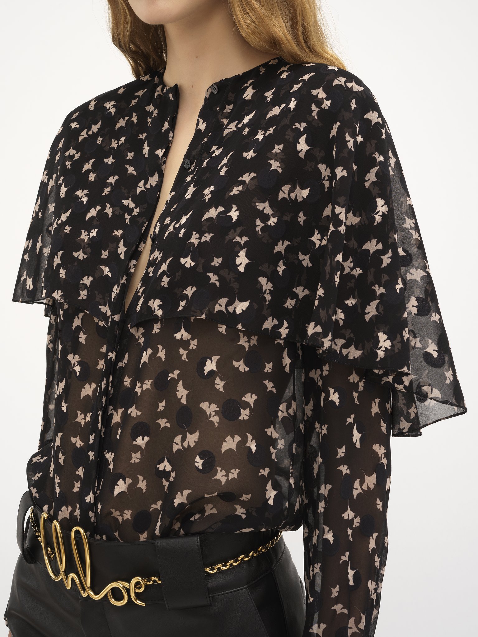 Cape blouse in silk satin jacquard Ginkgo Homage print on dots silk satin jacquard
Black Front view of the product being worn