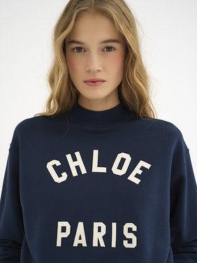 Mock-neck logo sweater in cotton fleece "Chloé Paris" cotton fleece
Classic Navy 