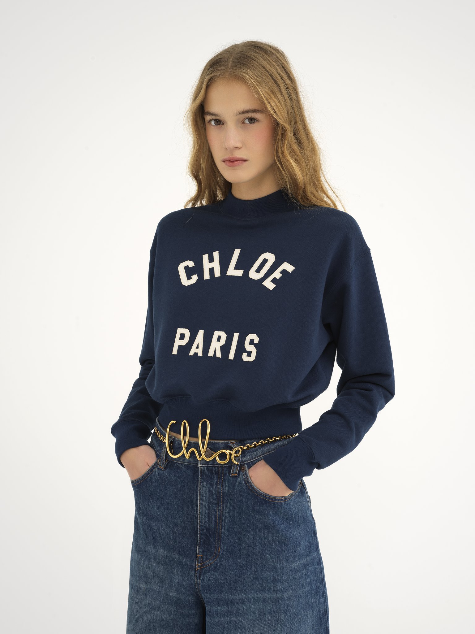 NEW!【 CHLOE 】コットンフリース製モックネック ロゴジャンパー 