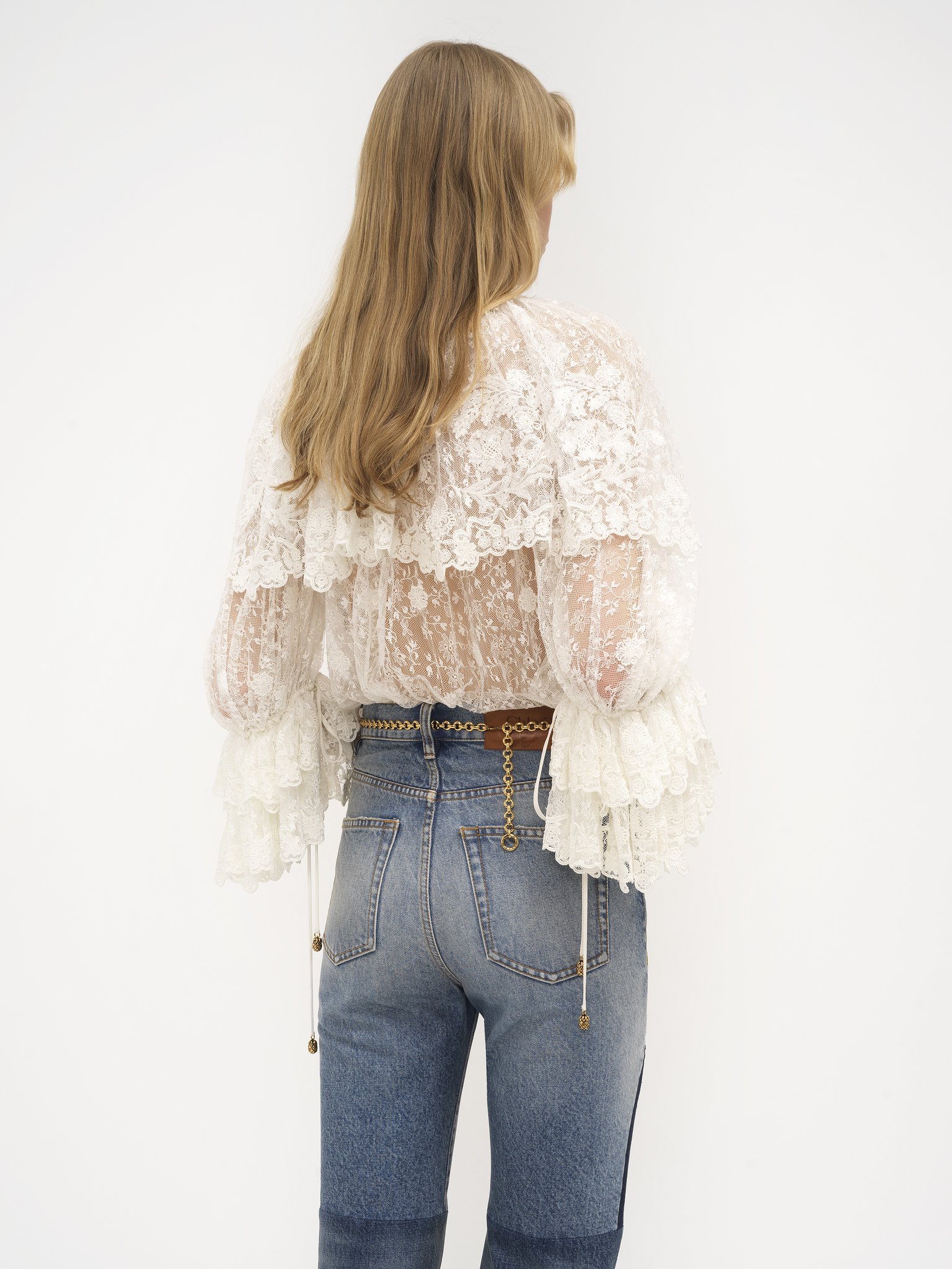 Gathered top in lace Floral lace embroidery
Iconic Milk 