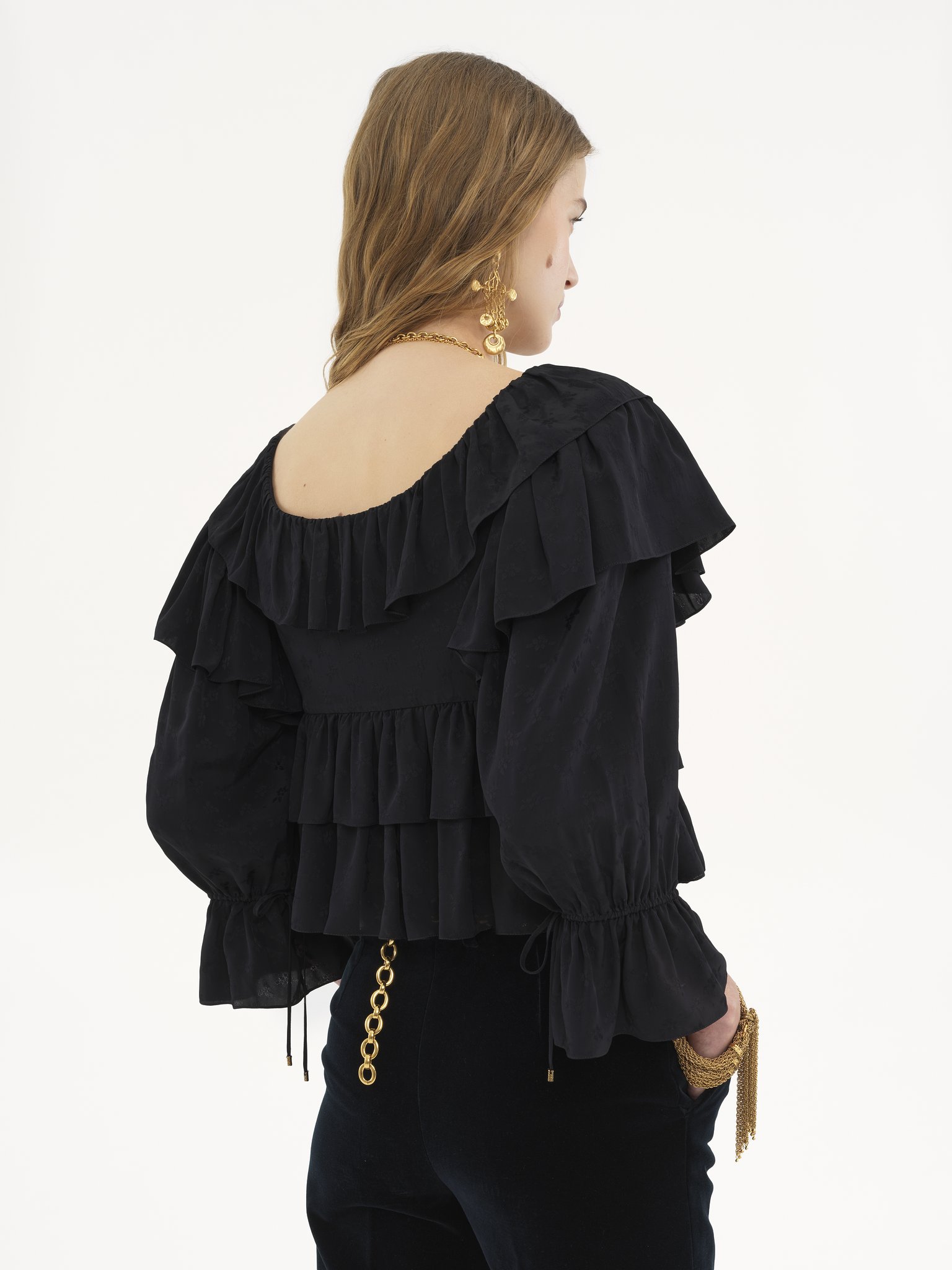 Cropped ruffle top in floral viscose Floral jacquard viscose
Black Top view of the product