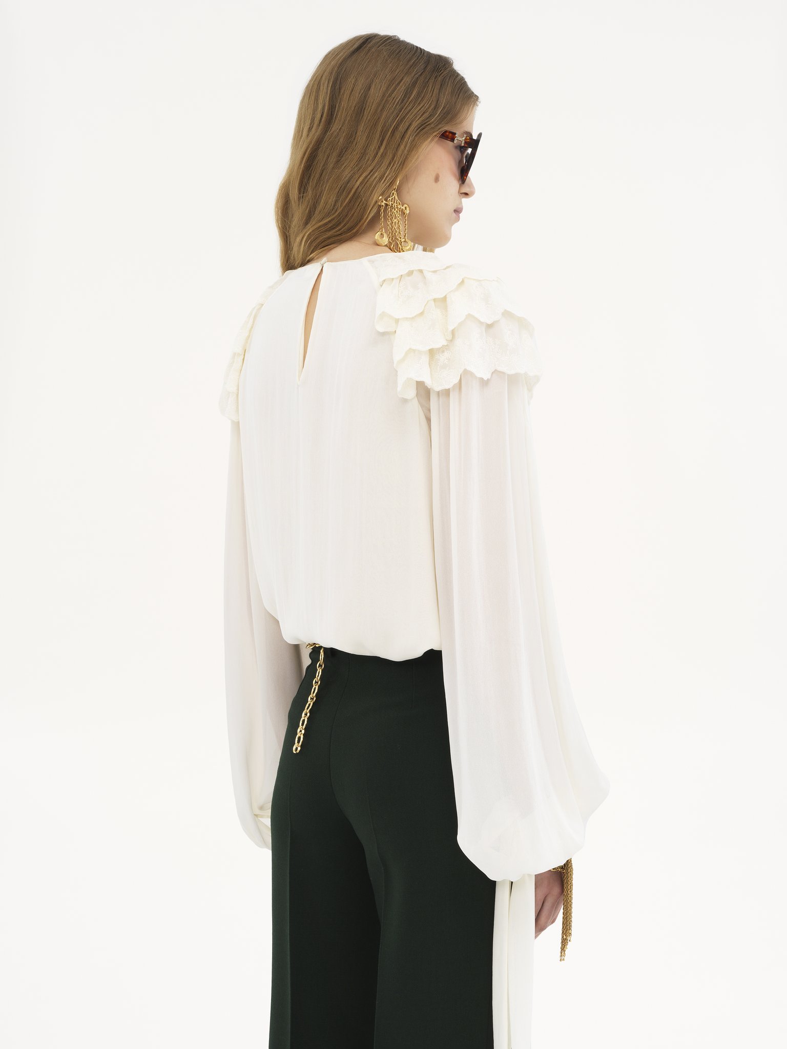 Gathered ruffle top in silk georgette Floral scallop broderie
Dusty White Top view of the product