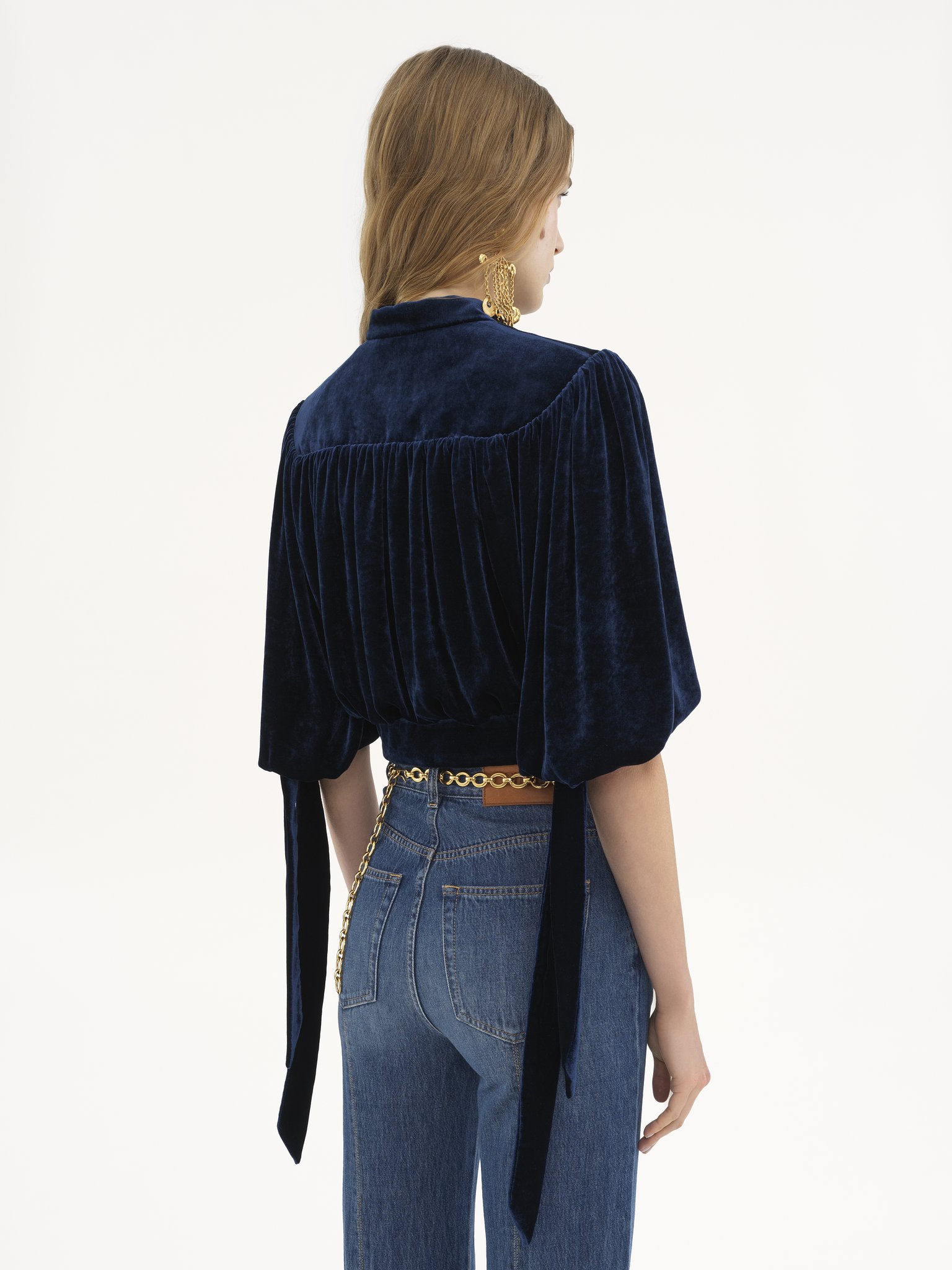 Gathered cropped top in velvet Liquid velvet
Summer Night Top view of the product