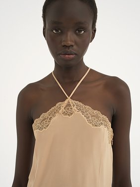 Lingerie halterneck dress in silk Organic crêpe de chine
Sand Brown Front view of the product being worn