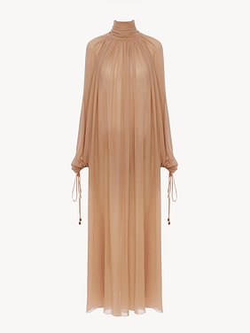 Mock-neck gathered long dress in silk georgette Organic silk georgette
Sand Brown