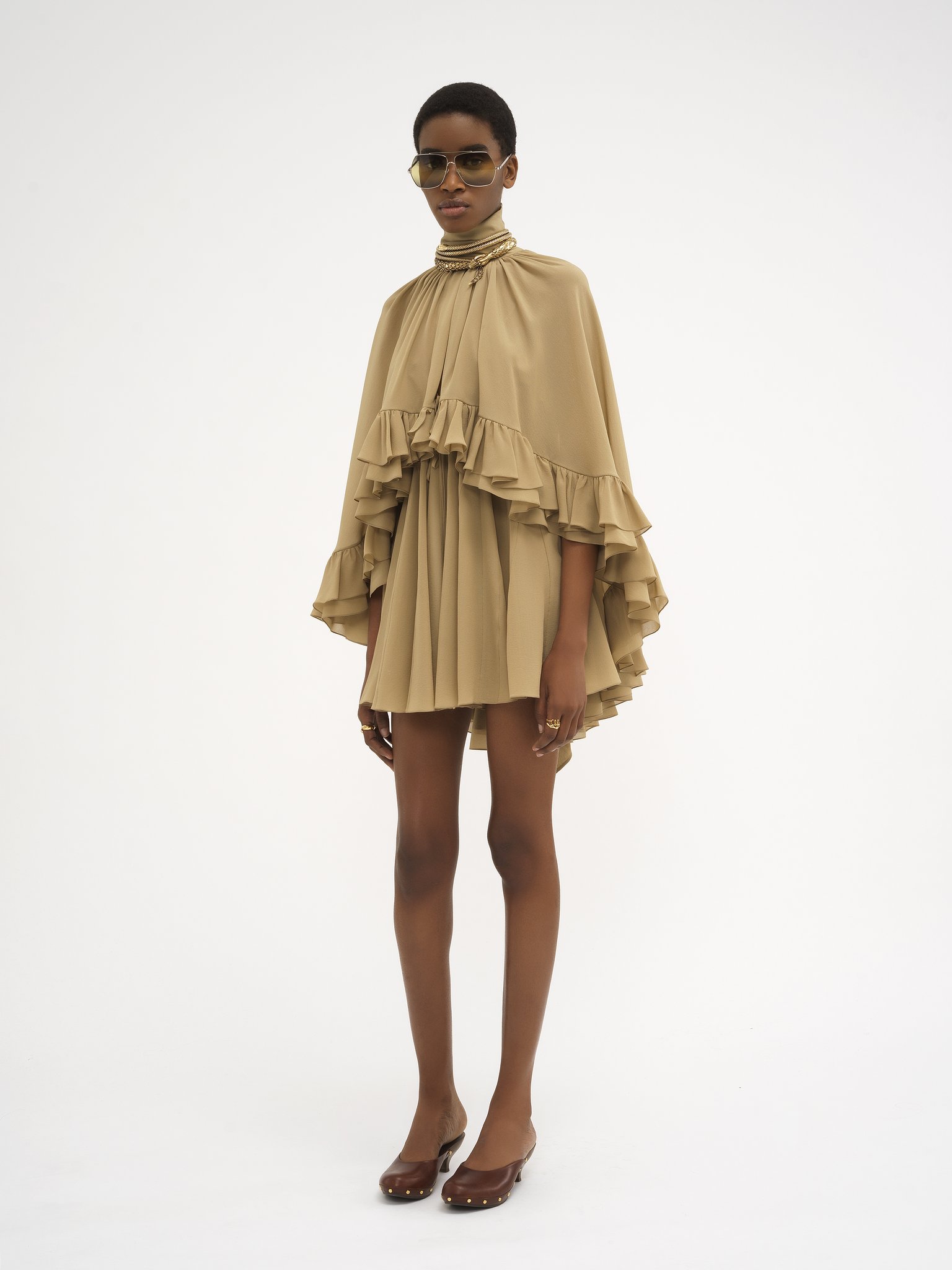 Mini cape dress in silk georgette Organic silk georgette
Foggy Khaki Product detail