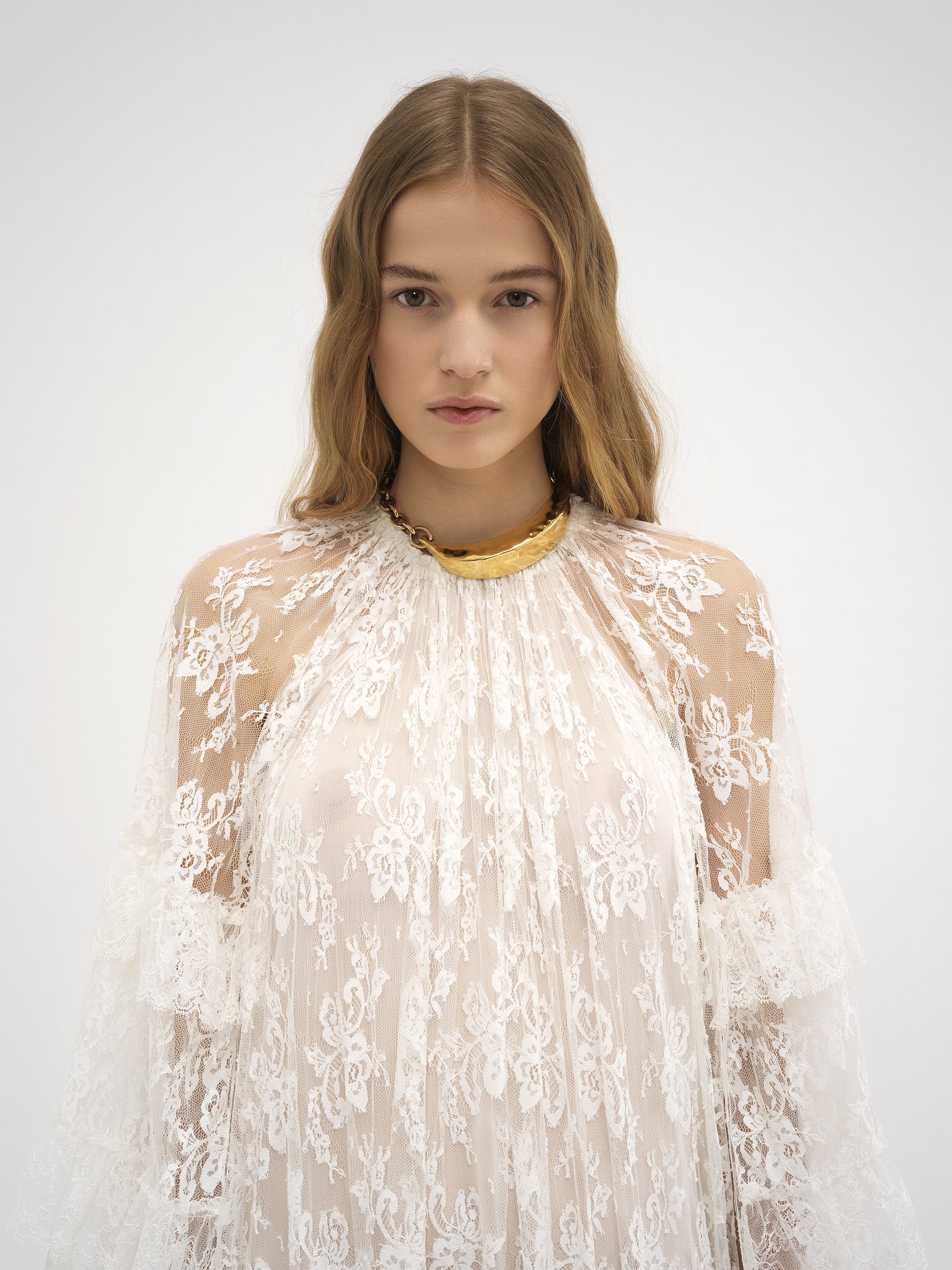 Long ruffle dress in silk lace Floral lace embroidery on silk
Iconic Milk 