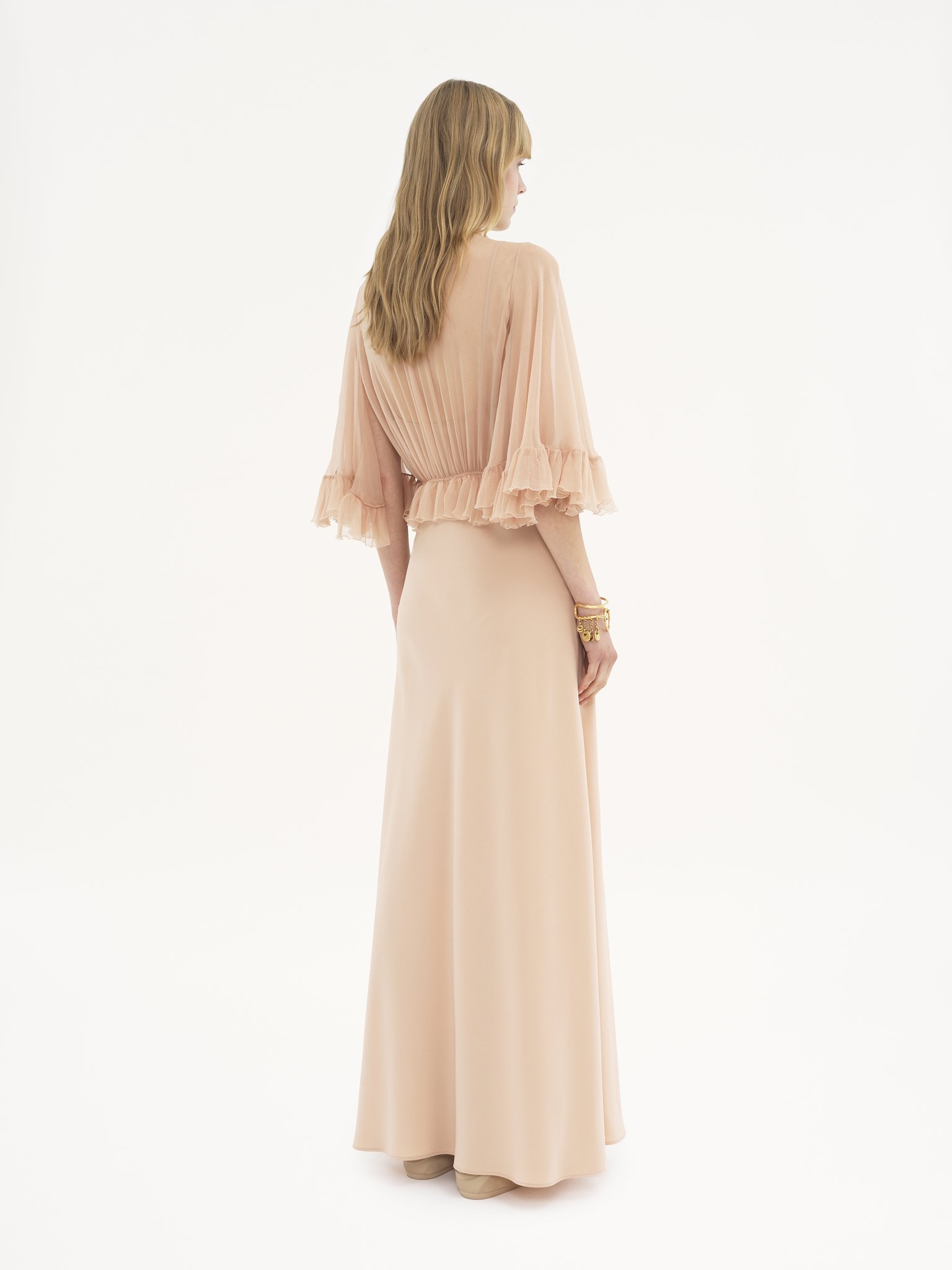 V-neck long dress in crêpe satin Washed crêpe satin
Clay Pink Top view of the product