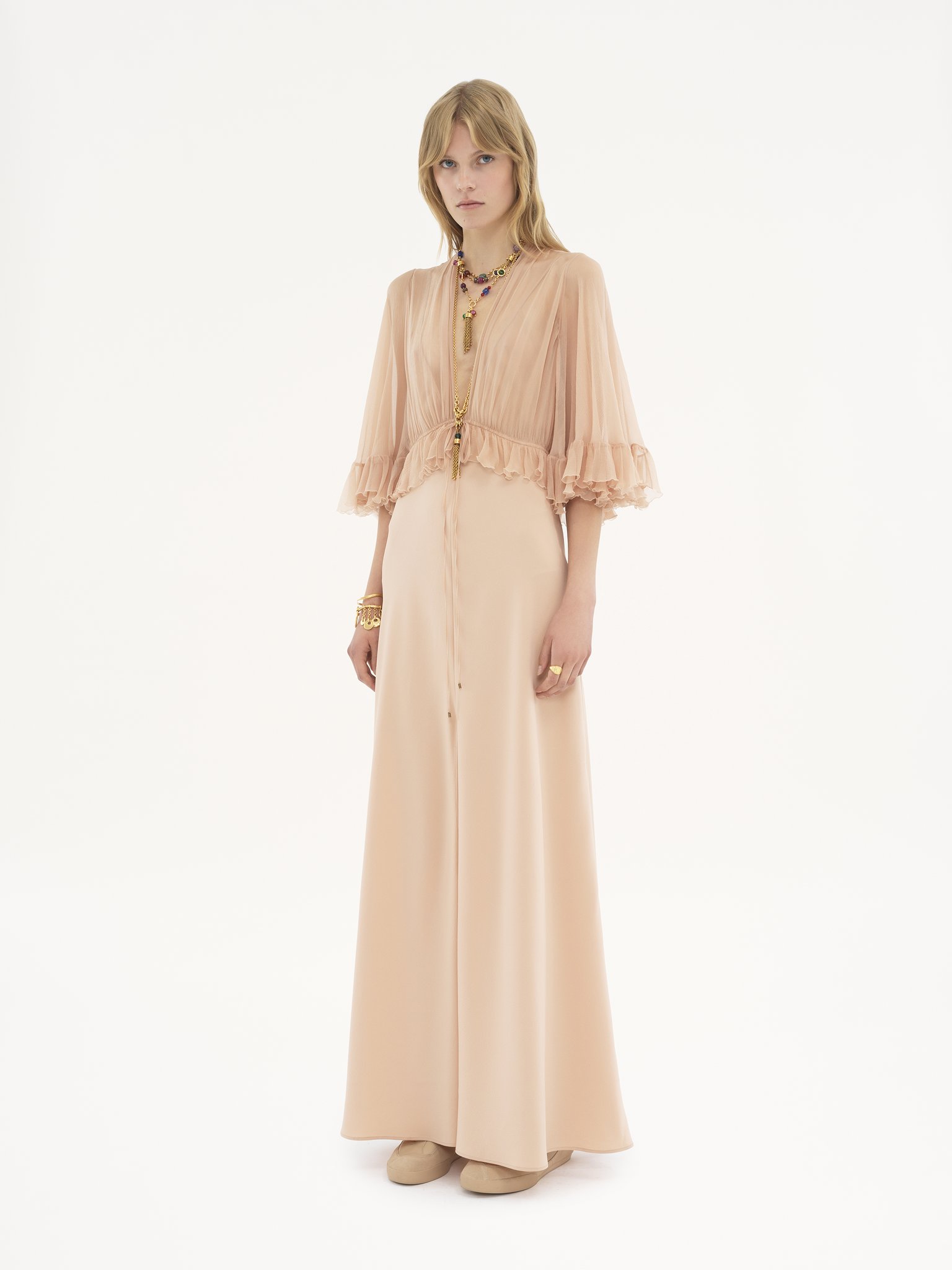 V-neck long dress in crêpe satin Washed crêpe satin
Clay Pink Back view of the product