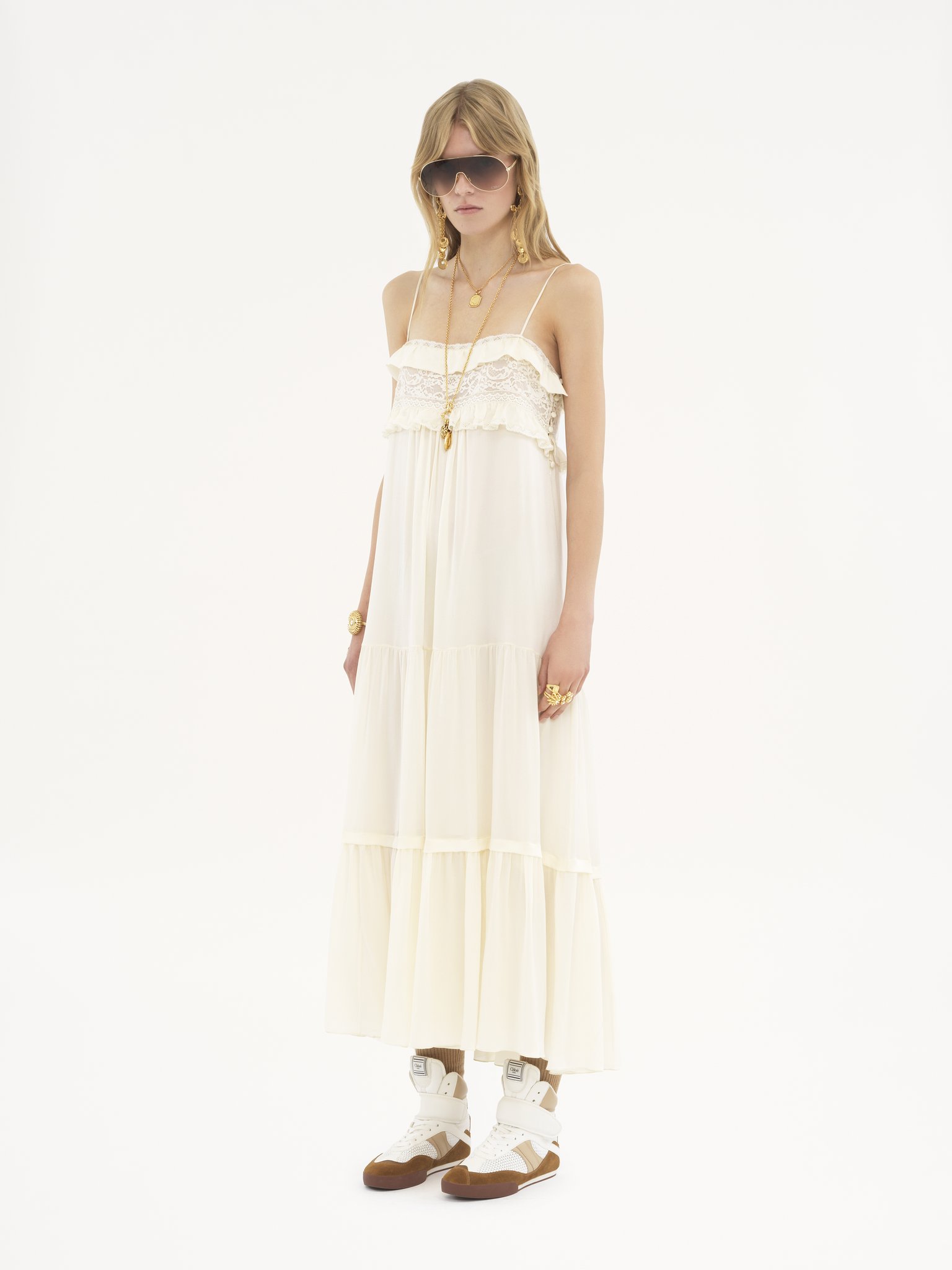 Sleeveless long dress in silk charmeuse Silk charmeuse
Dusty White Product detail