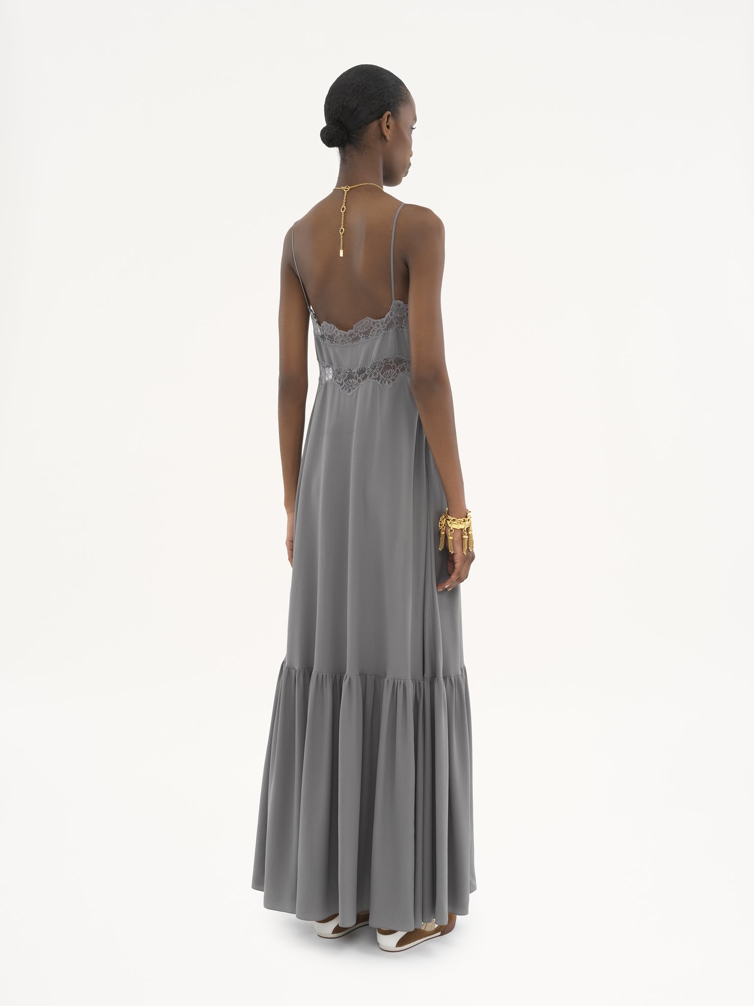 Sleeveless long dress in silk crêpe de chine Organic silk crêpe de chine
Pearly Black 