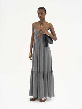 Sleeveless long dress in silk crêpe de chine Organic silk crêpe de chine
Pearly Black Back view of the product