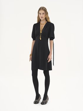 A-line dress in crêpe Soft viscose-mix crêpe
Black Product detail