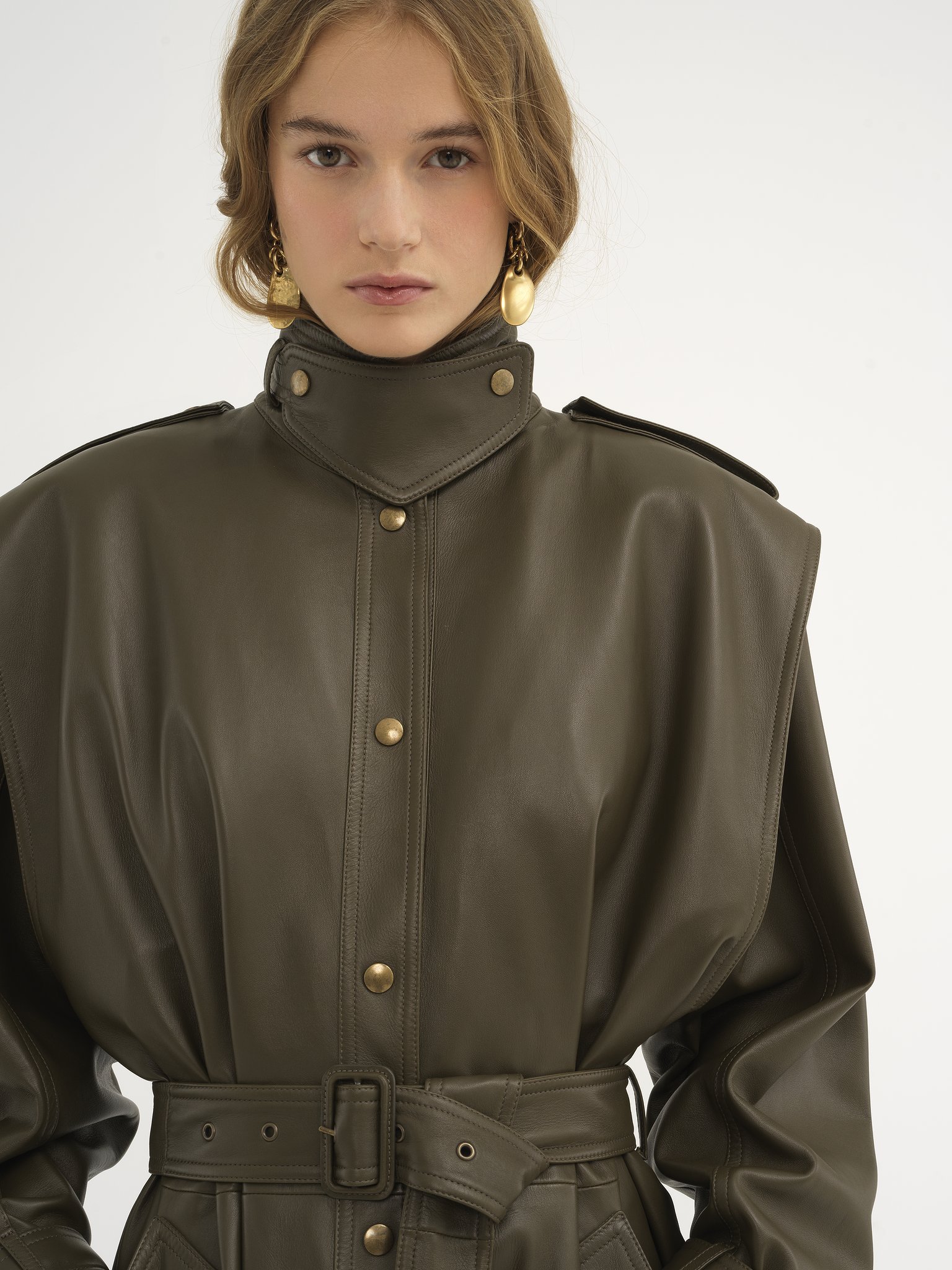 Oversized blouson jacket in leather Plongé nappa leather
Biscotti Brown Front view of the product being worn