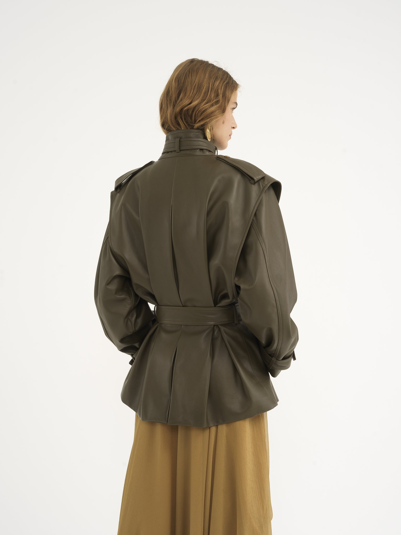 Oversized blouson jacket in leather Plongé nappa leather
Biscotti Brown Top view of the product