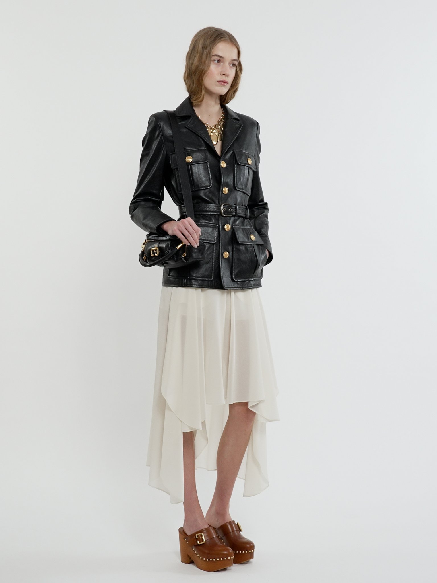 Utilitarian jacket in leather Glossy leather
Black [*** acc_altImage_shotV ***]