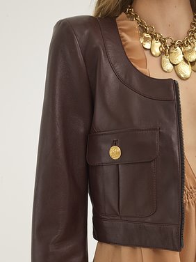 Cropped chasseur jacket in leather Satin nappa leather
Deep Mahogany Front view of the product being worn