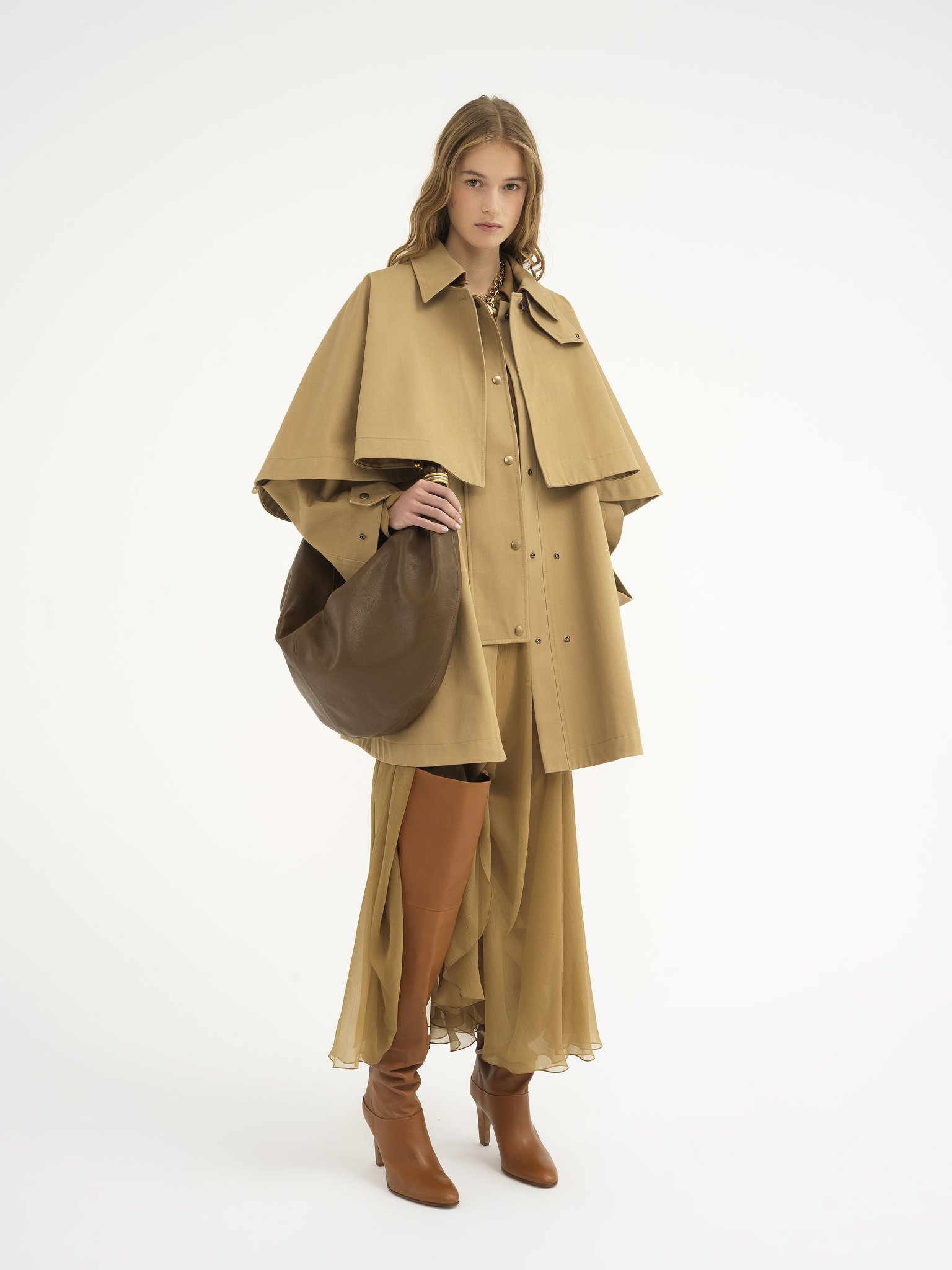 Parka in cotton gabardine with cape Cotton gabardine
Past Khaki Back view of the product