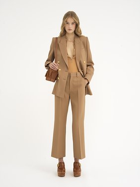 Tailored jacket in wool grain de poudre Lower-impact wool grain de poudre
Coconut Brown Back view of the product