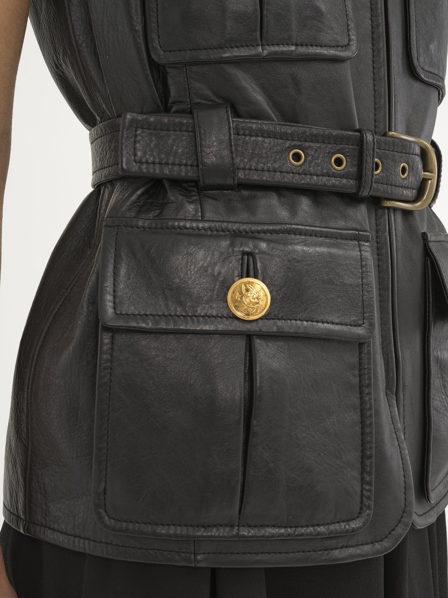 Utilitarian vest in soft leather Glossy leather
Black Front view of the product being worn