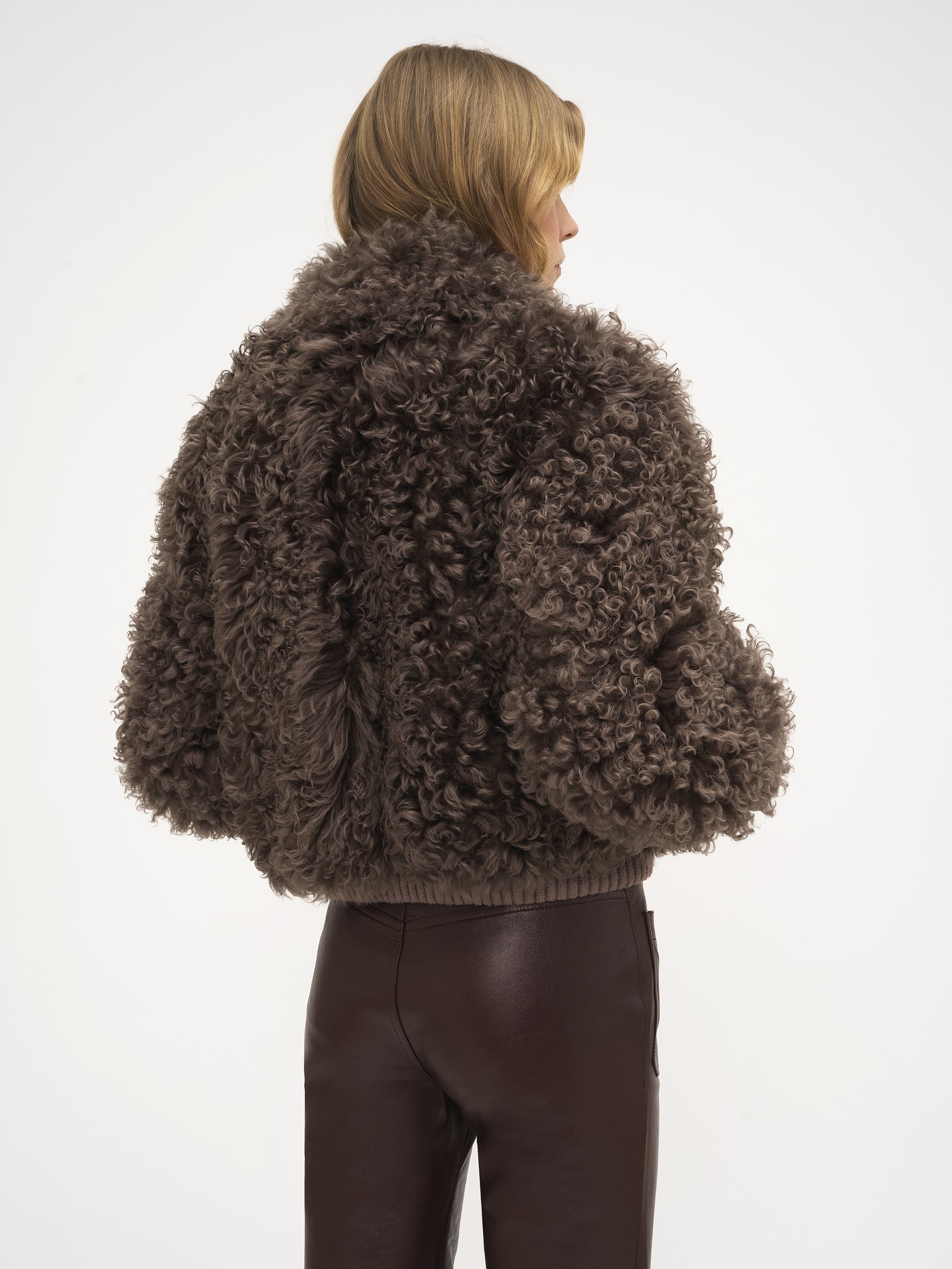 Bomber jacket in soft curly shearling Soft curly shearling
Deep Taupe Top view of the product