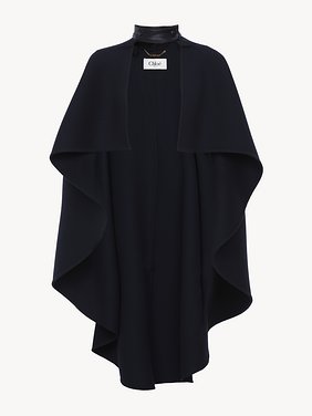 High-low cape in double-face wool Lower-impact double-face wool
Midnight