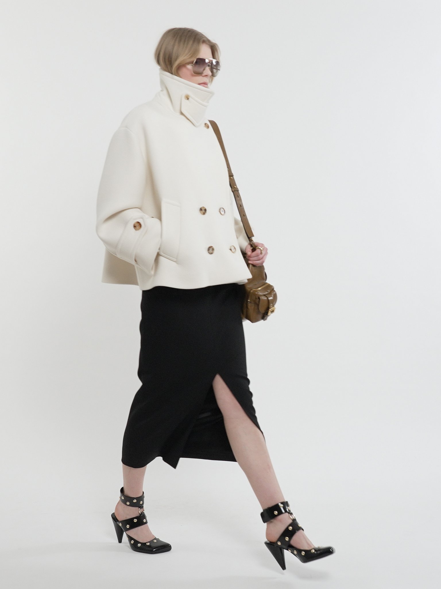 Oversized short coat in wool Iconic soft wool
Eden White [*** acc_altImage_shotV ***]