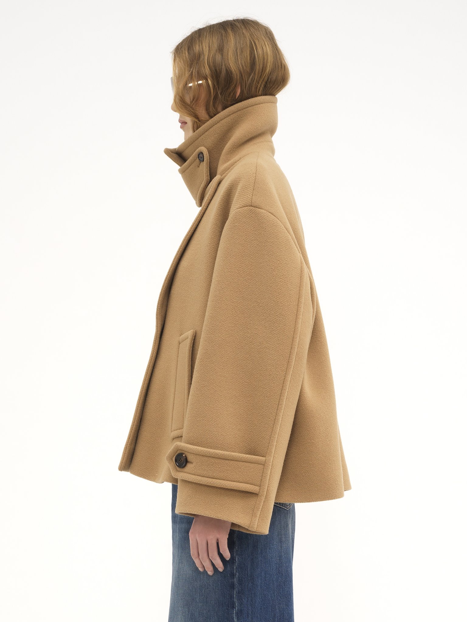 Oversized short coat in wool Iconic soft wool
Worn Brown [*** acc_altImage_shotG ***]