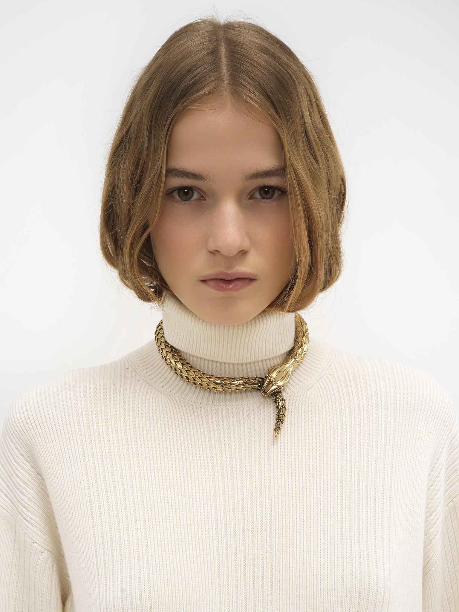 Turtleneck sweater in wool knit Lower-impact multistitch wool knit
Iconic Milk Front view of the product being worn