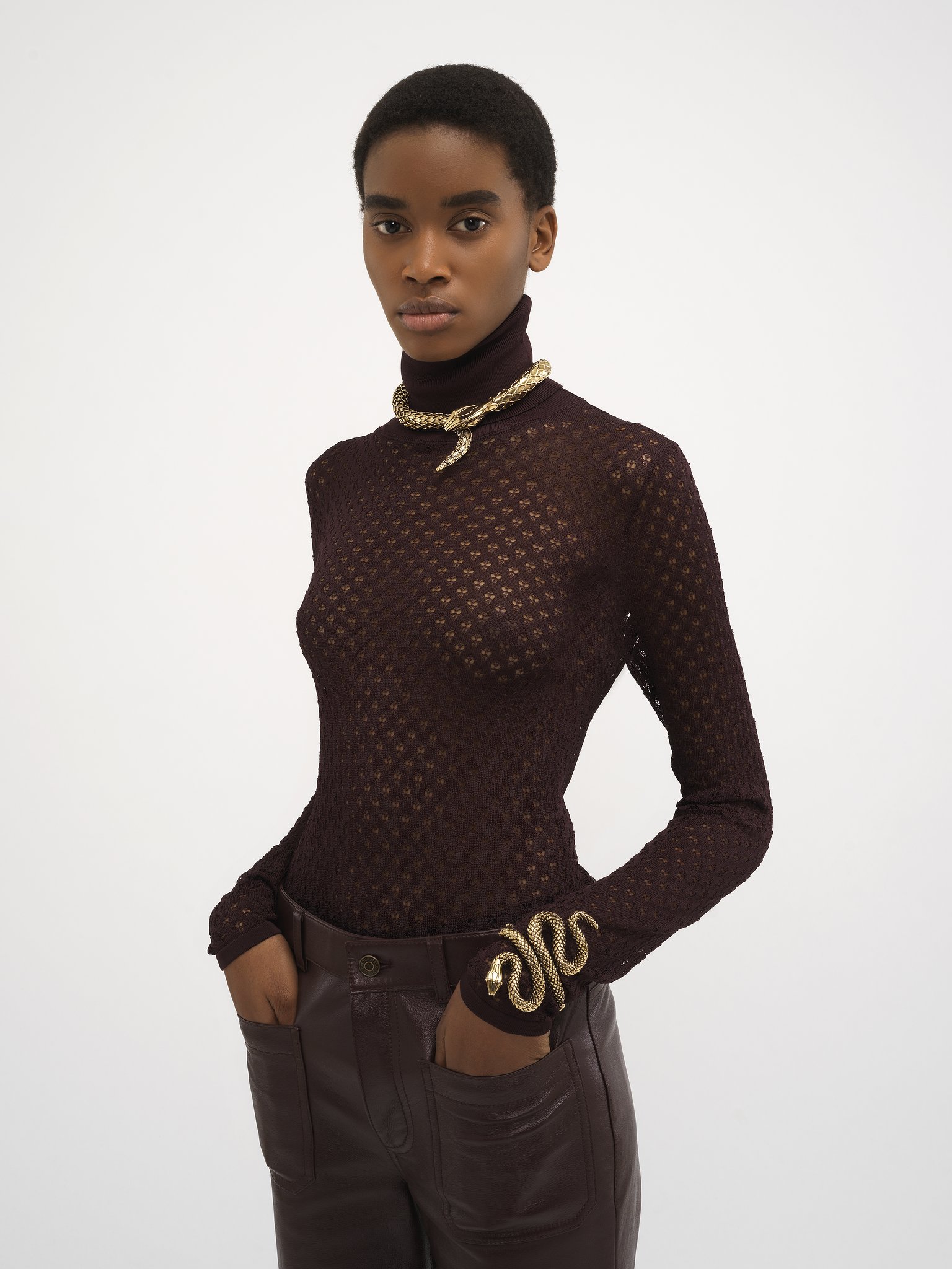 Fitted turtleneck sweater in lace knit Viscose lace knit
Burgundy Product detail