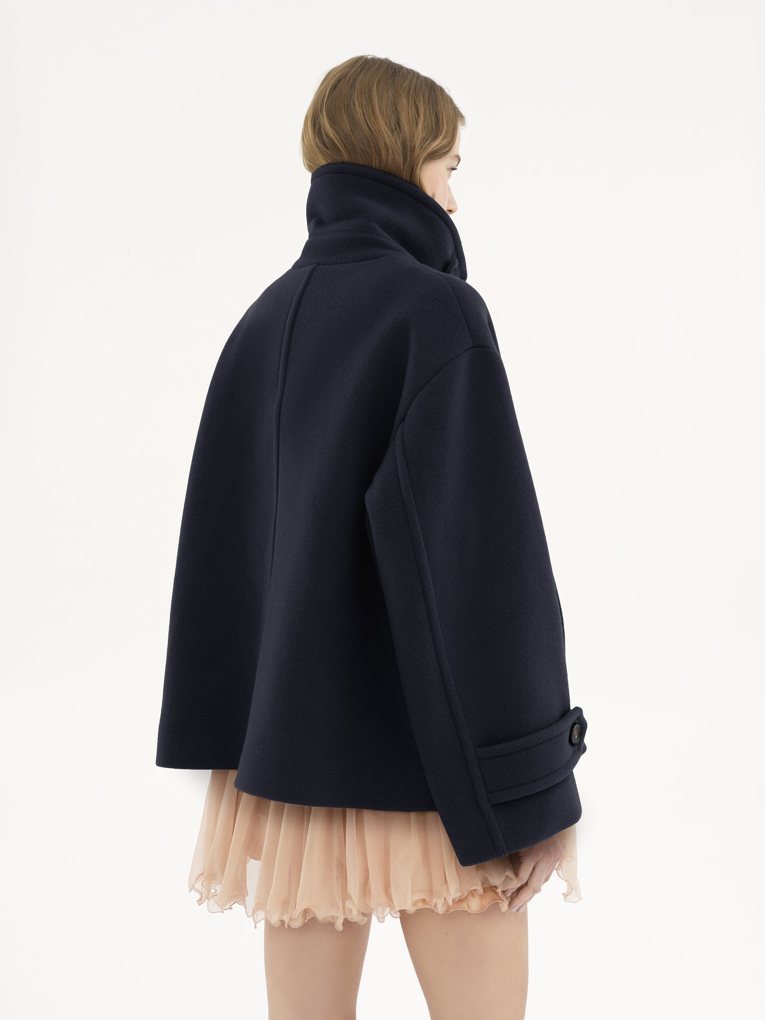 Oversized short coat in wool Iconic soft wool
Iconic Navy Top view of the product