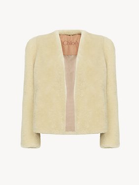 Boxy jacket in shearling Curly lamb shearling
Papyrus White