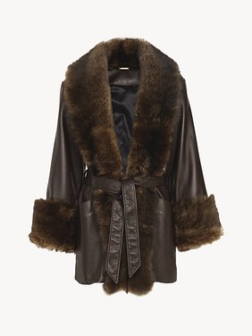 Belted oversized coat in leather Plongé nappa leather
Faraway Brown