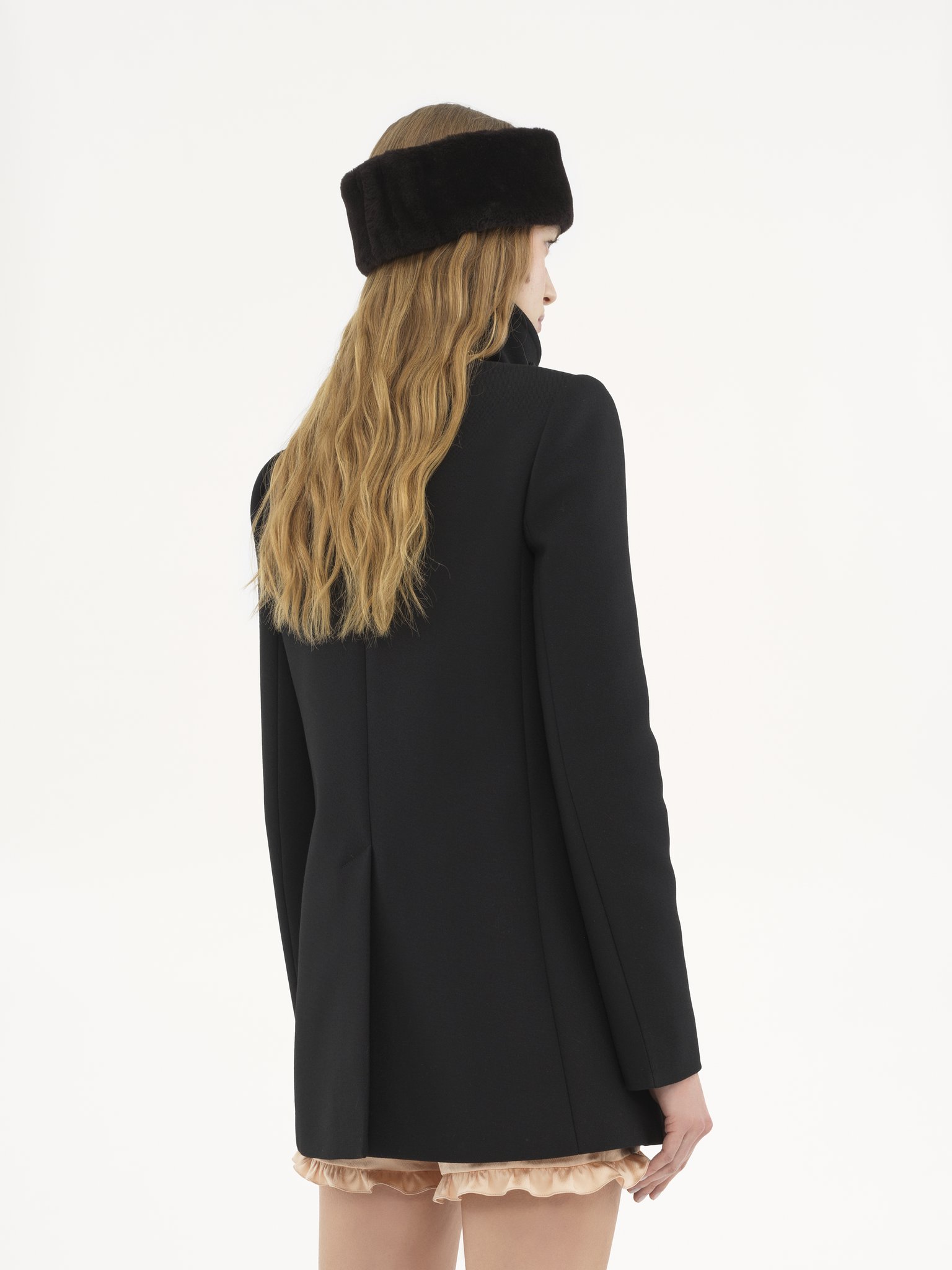 Tailored pea coat in wool gabardine Lower-impact wool gabardine
Black Top view of the product