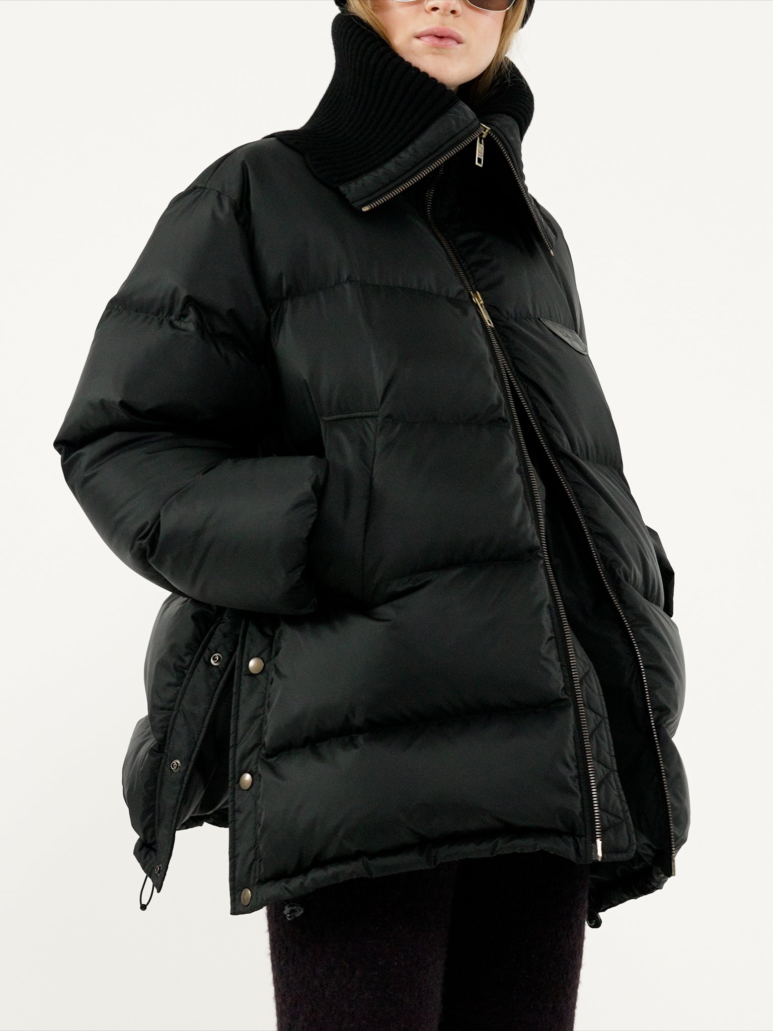 High-neck puffer jacket in shiny nylon Shiny recycled nylon
Black [*** acc_altImage_shotV ***]