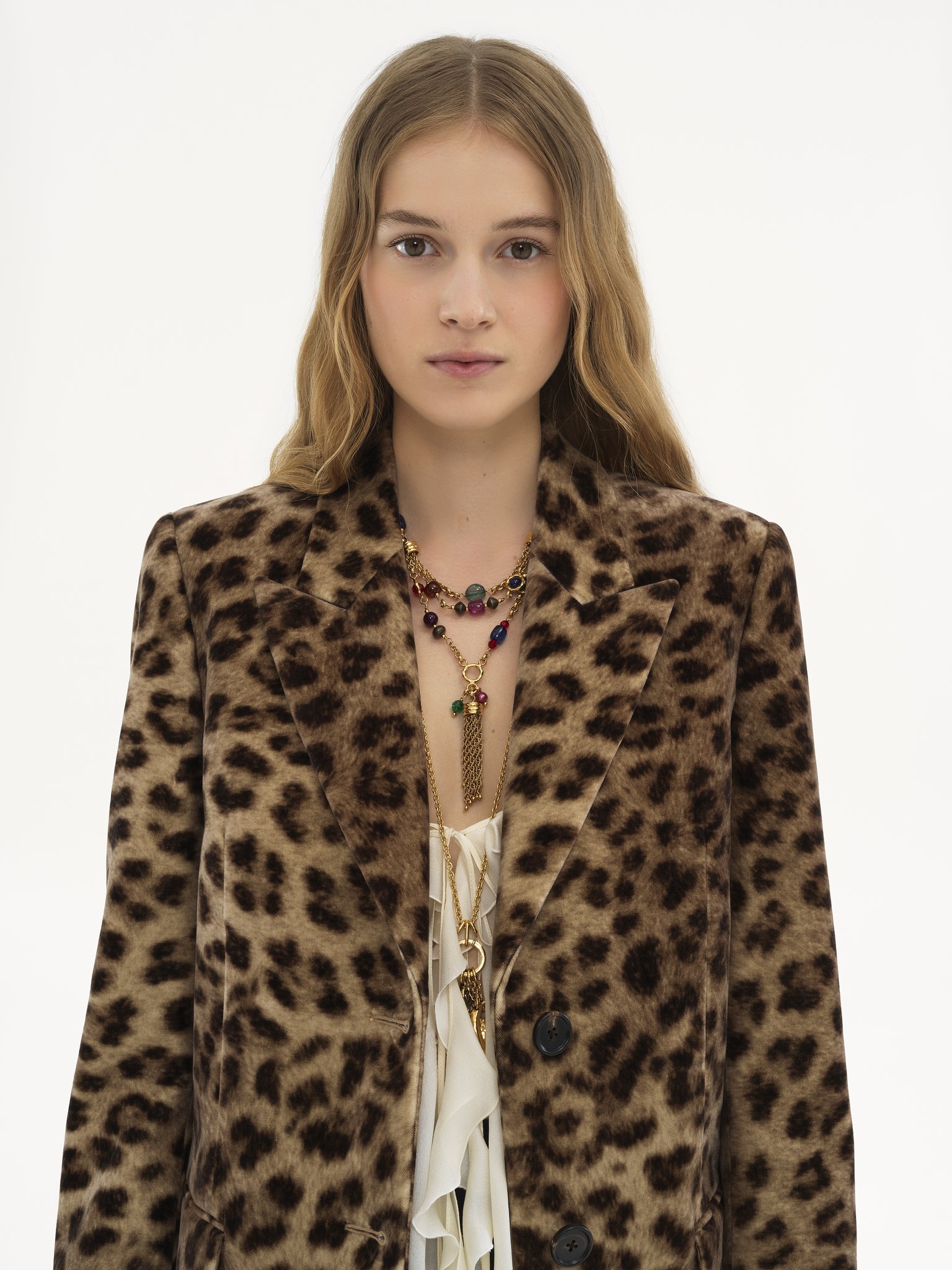 Tailored jacket in leopard-print velvet Leopard print on cotton velvet
Worn Brown Front view of the product being worn