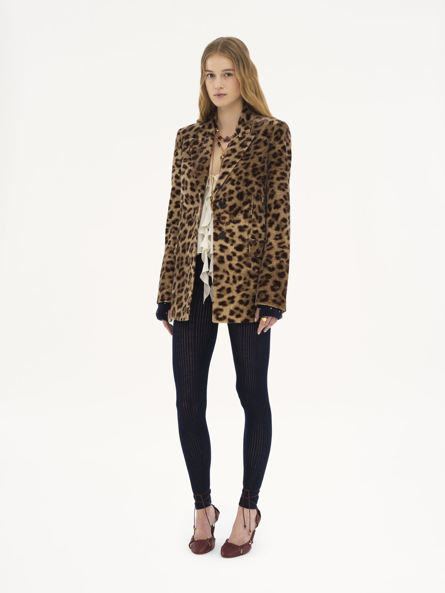 Tailored jacket in leopard-print velvet Leopard print on cotton velvet
Worn Brown Back view of the product