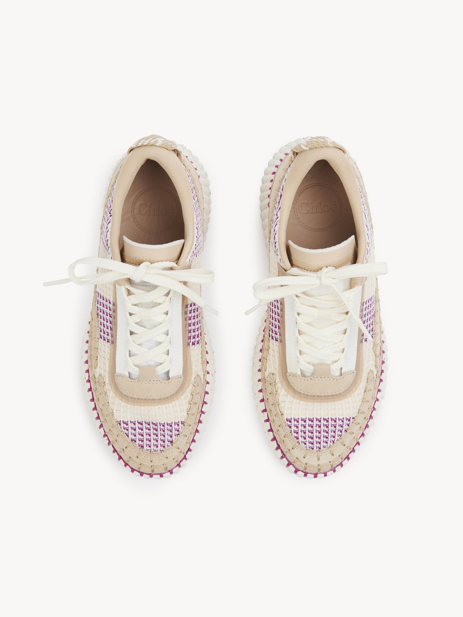 Nama sneaker Low-impact mesh
Wild Purple Top view of the product