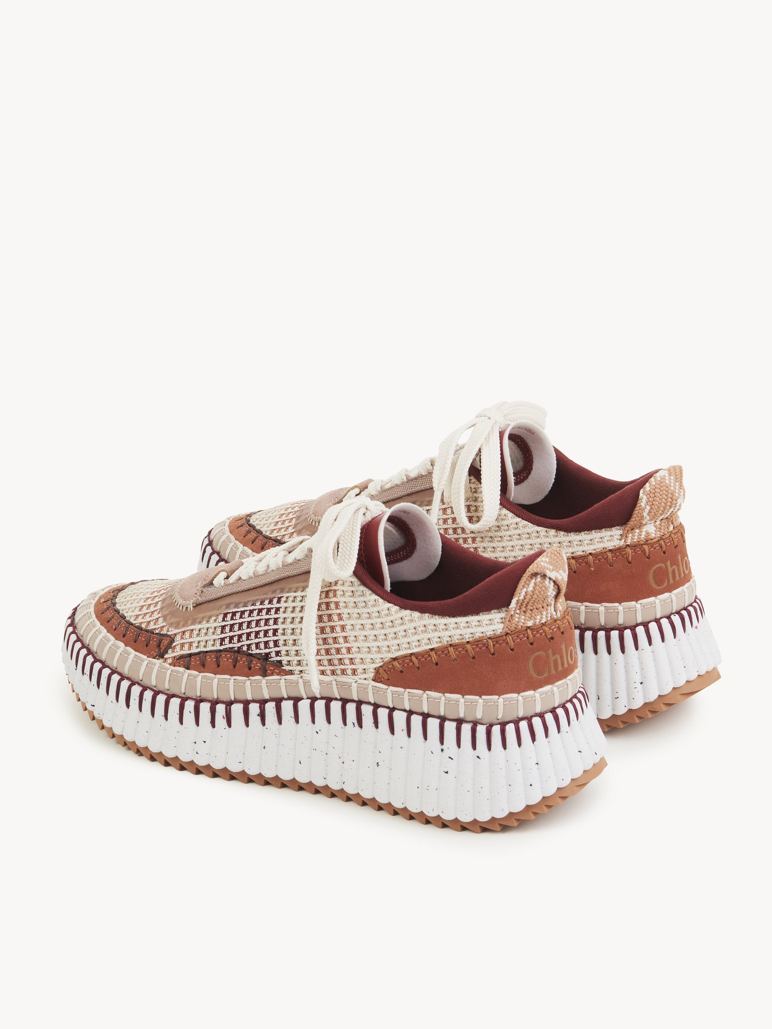 Nama sneaker Lower impact mesh 
Dark Tan 