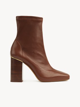 Ambre ankle boot Stretch lambskin
Cognac Brown