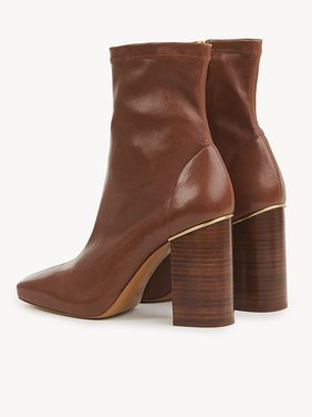 Ambre ankle boot Stretch lambskin
Cognac Brown Front view of the product being worn