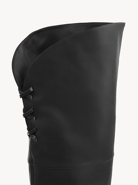 Eve over-the-knee boot Shiny calfskin
Black Front view of the product being worn