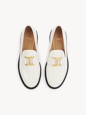 Marcie loafer Shiny calfskin
Eggshell Top view of the product