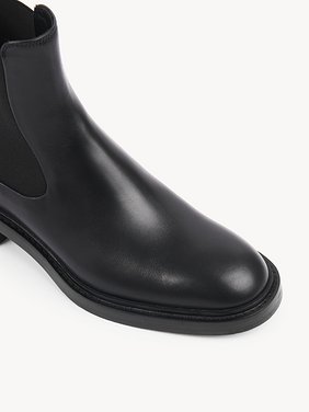 Marcie ankle boot Shiny calfskin
Black Top view of the product