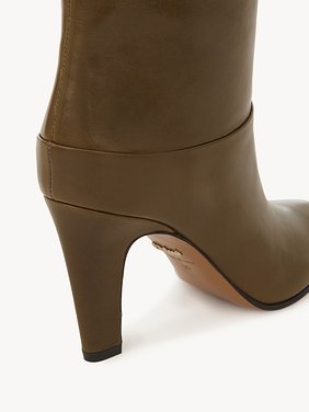 Eve heeled boot Vintage-effect calfskin
Dark Khaki Front view of the product being worn