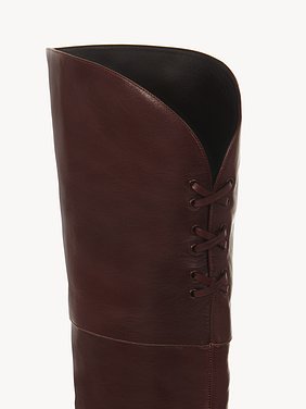 Eve over-the-knee boot Vintage-effect calfskin
Burnt Purple Front view of the product being worn