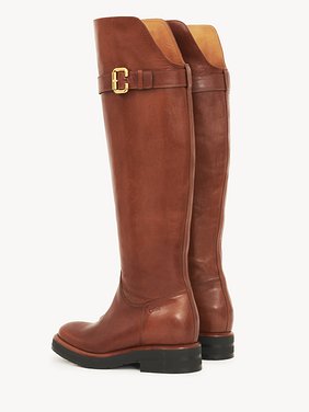 Coddington boot Shiny calfskin
Cognac Brown Front view of the product being worn