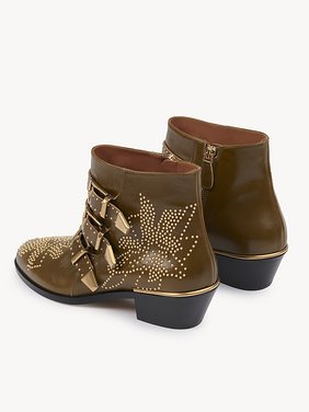 Susanna ankle boot Vintage-effect calfskin
Dark Khaki Front view of the product being worn