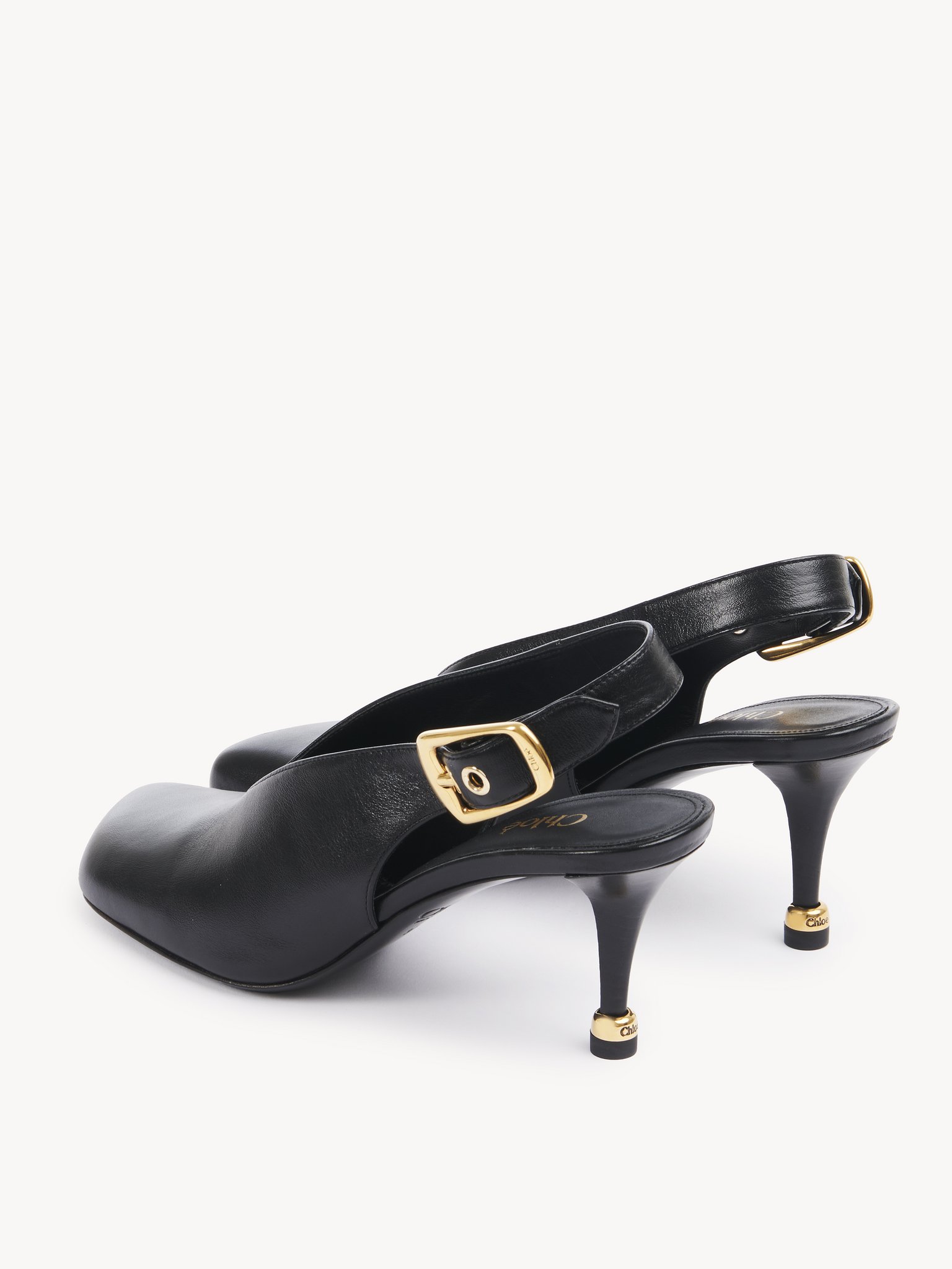 Andrea pump Shiny calfskin
Black Front view of the product being worn