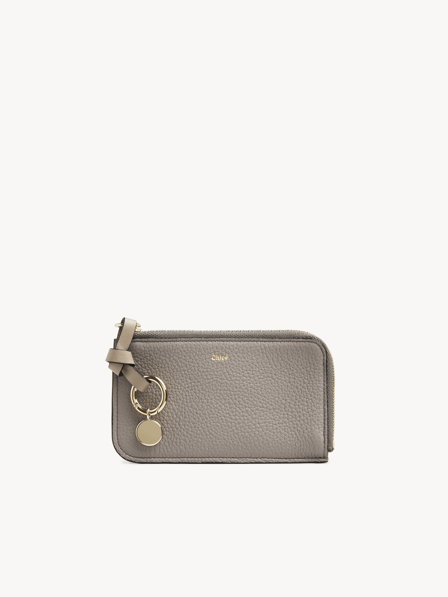 Alphabet purse in grained leather Grained & shiny calfskin
Cashmere Grey [*** acc_altImage_shotM ***]